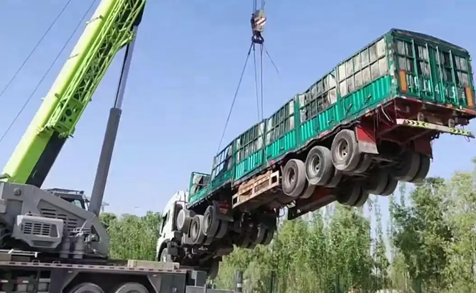 罗城道路脱困救援案例